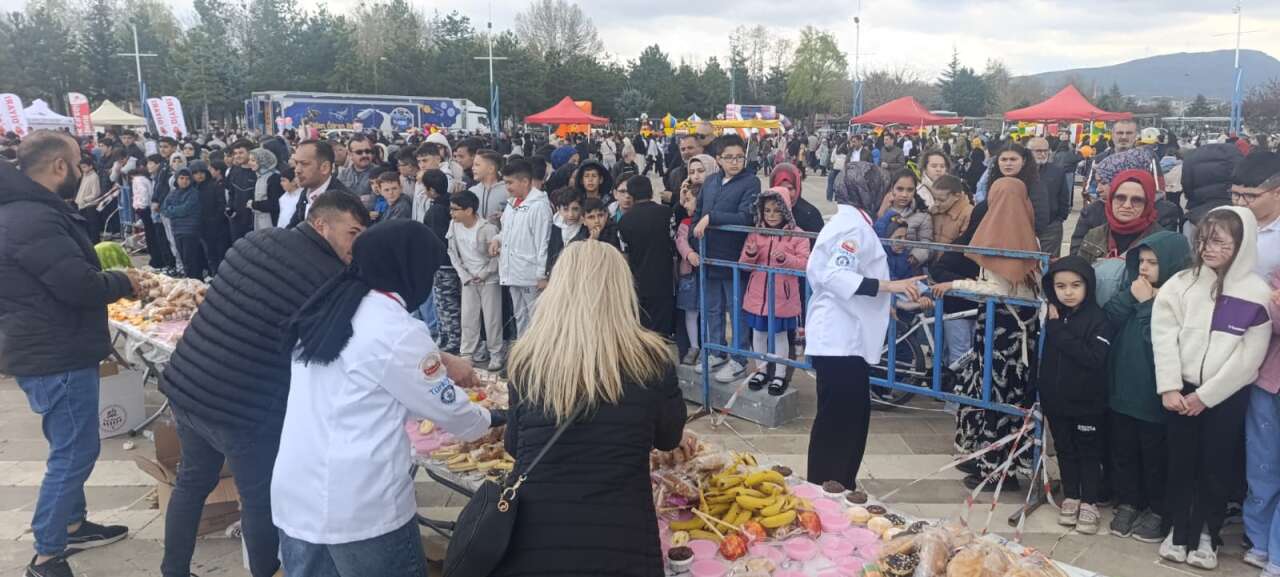 Konya Beyşehir’de Gençlik ve Lezzet Festivali coşkuyla başladı 27